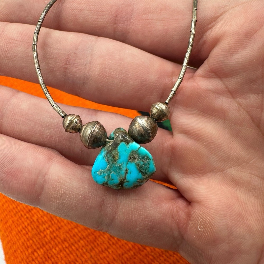 Vintage Southwestern Turquoise Nugget Necklace Silver Bench Bead Liquid Silver